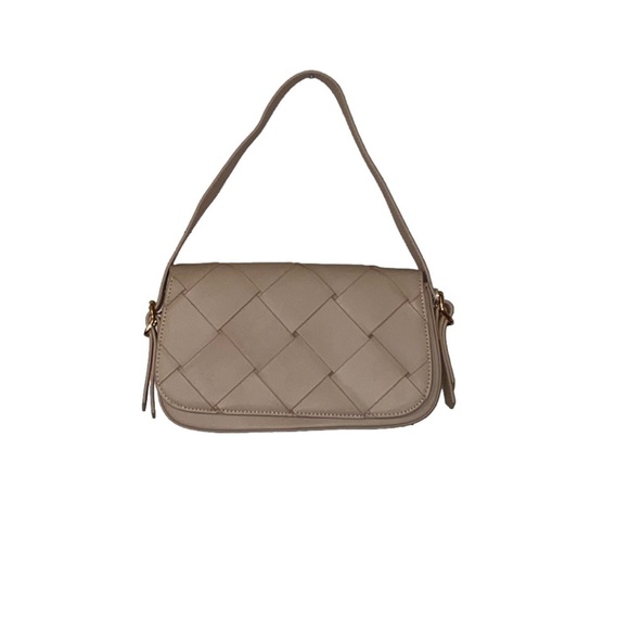 Lulu’s Cute and Casual Light Nude Woven Handbag - Picture 1 of 9